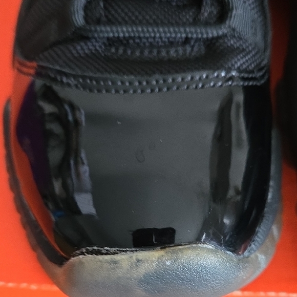 Size 6Y Black and Gold Jordon 11 Retro Gamma Blue High-Top Sneakers - Picture 5 of 11